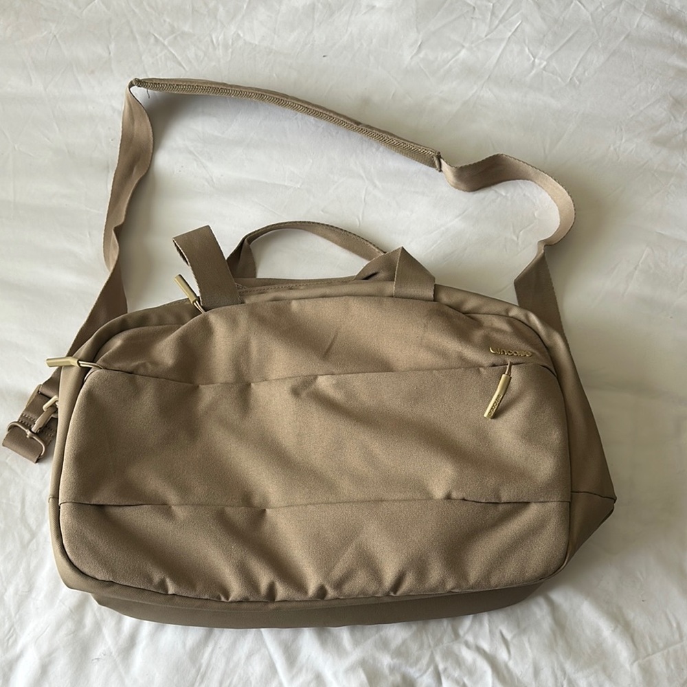 Incase City Duffle Duffel Bag Beige Natural Color